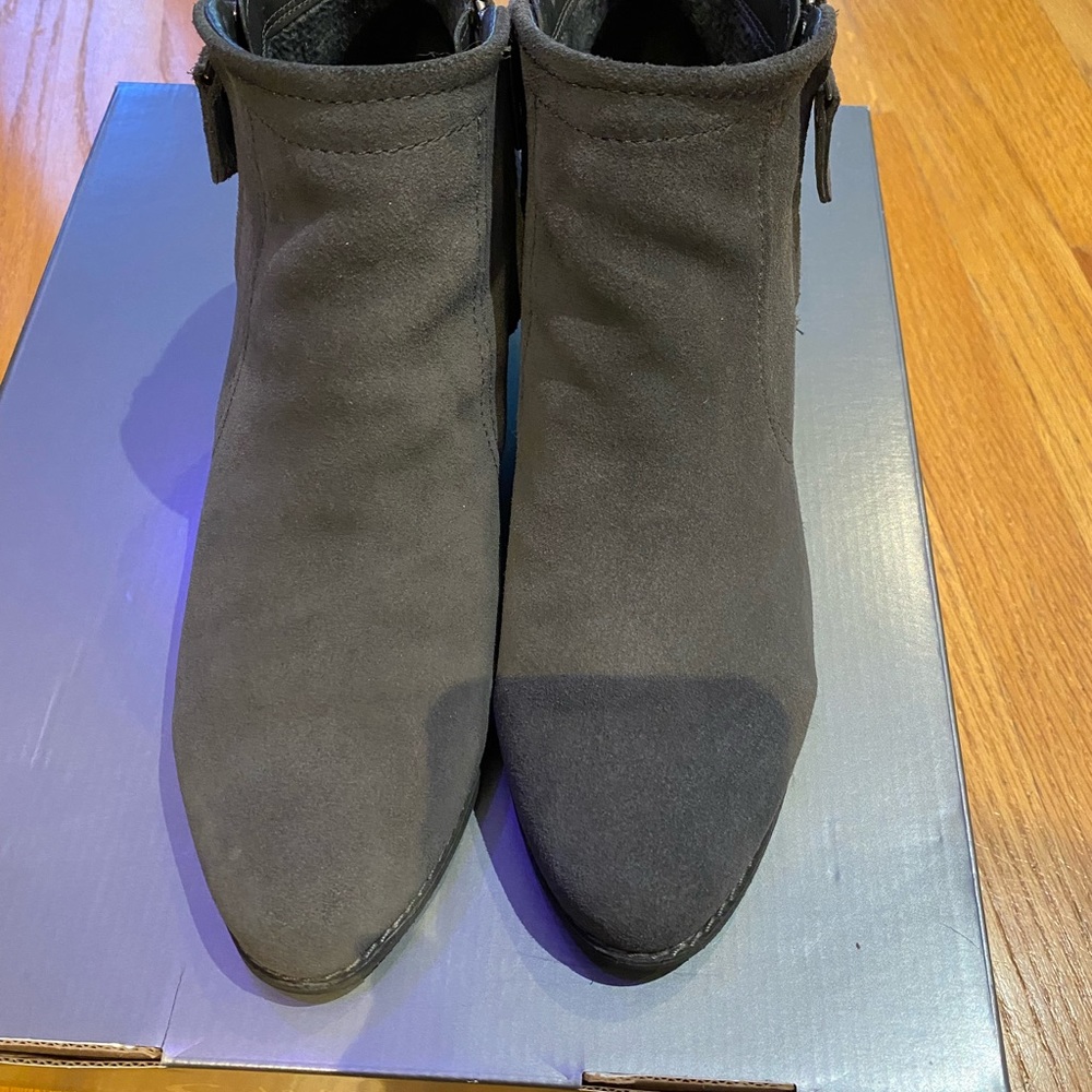 Ankle suede boots waterproof, size 81/2.